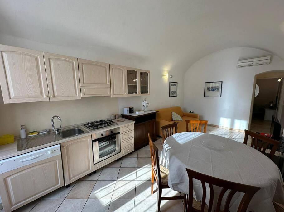 2 Passi Dal Mare Di Alassio Ampio Trilocale Exterior foto